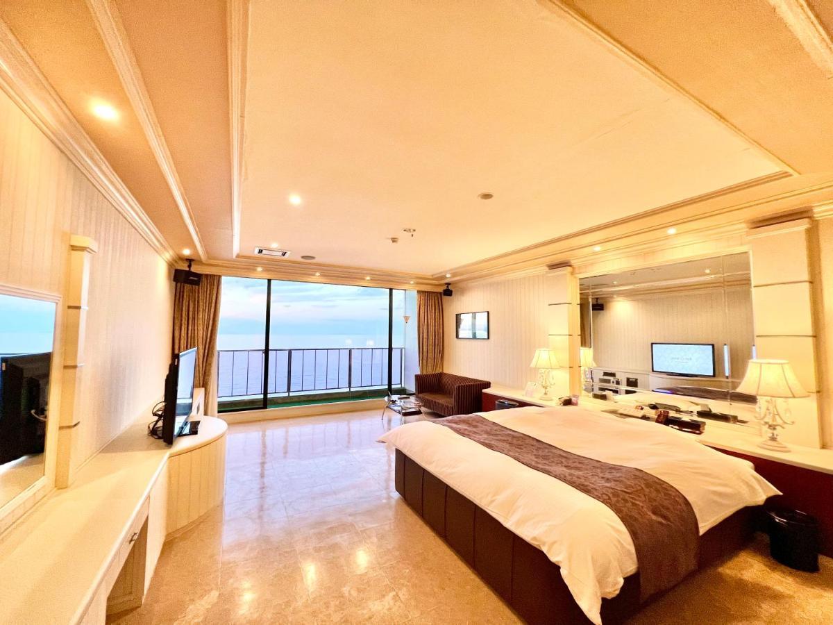 Sky Bali Style Beppu, Resort Love Hotel Exterior foto